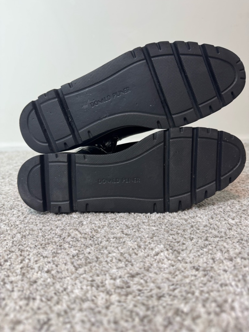 Donald J Pliner Tinsley Distressed Leather Wedge Bootie Black 7.5 Quiet Luxury - Picture 11 of 11